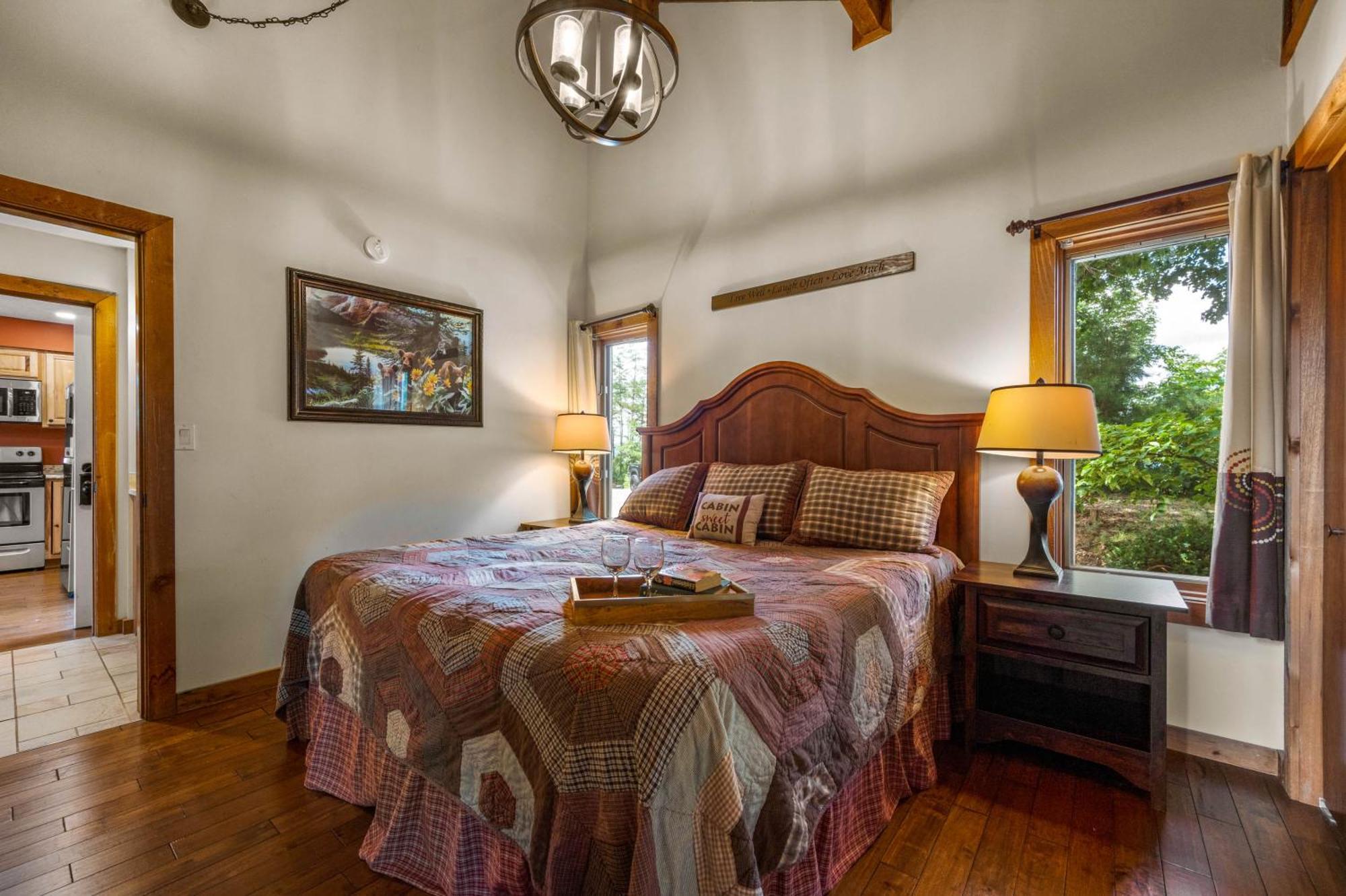 Holiday home Twinflower Summit - Incredible Views, Pet Friendly!