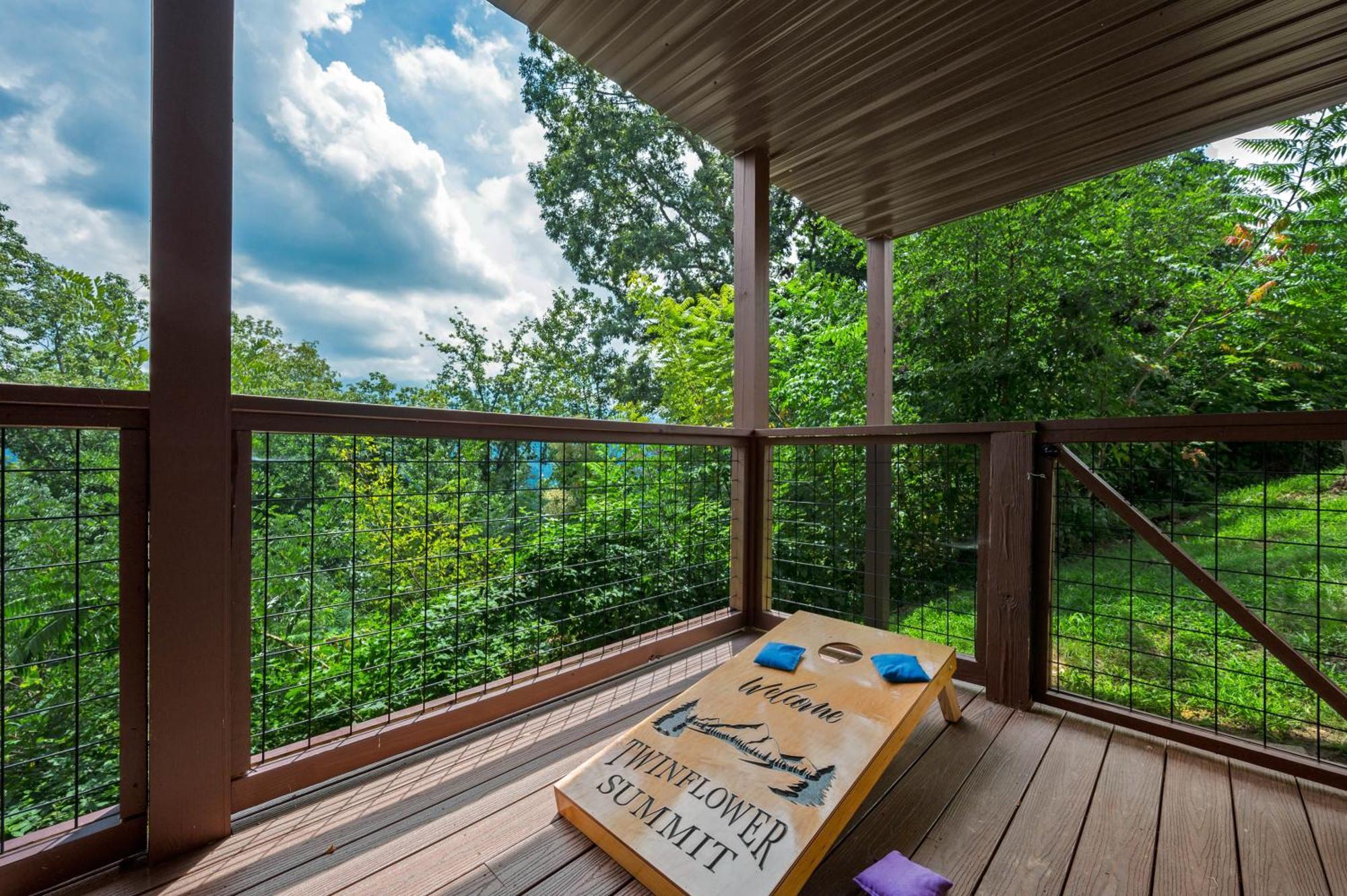 Twinflower Summit - Incredible Views, Pet Friendly! Holiday home